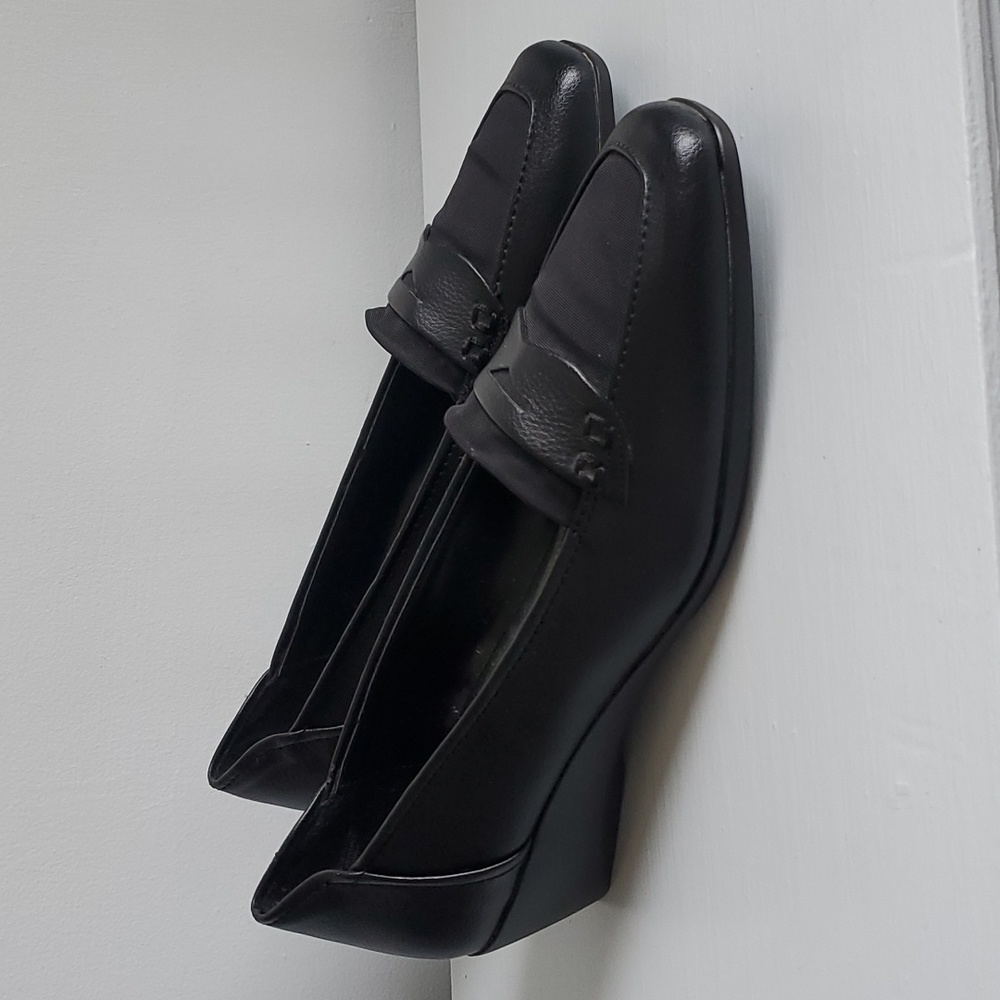 Kate Ann Black Conway Loafers, 9M